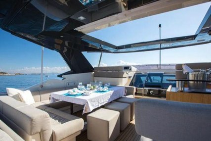 Ferretti Yachts Custom Line 100