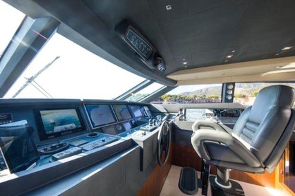 Ferretti Yachts Custom Line 100