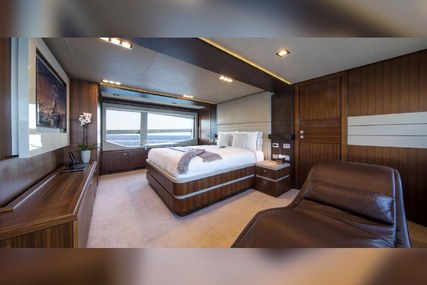 Ferretti Yachts Custom Line 100