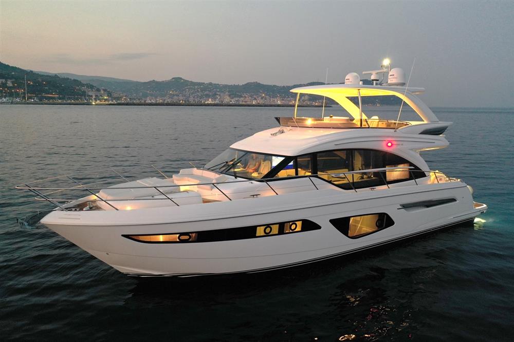 Azimut F62