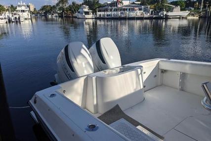 Contender 35 Express Side Console