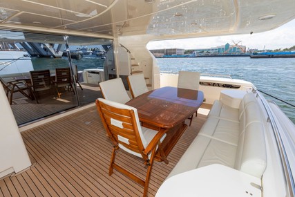 Ferretti Yachts 830HT