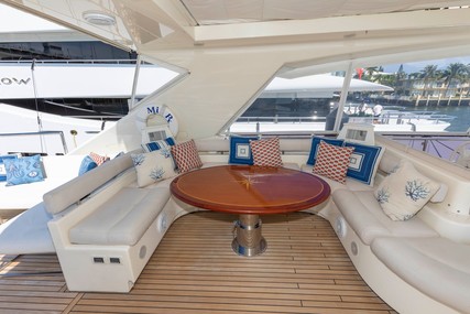 Ferretti Yachts 830HT