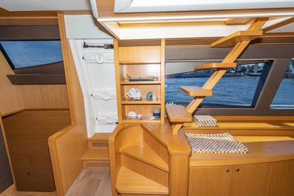 Ferretti Yachts 830HT