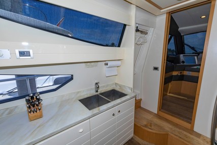 Ferretti Yachts 830HT