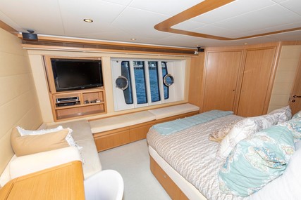 Ferretti Yachts 830HT