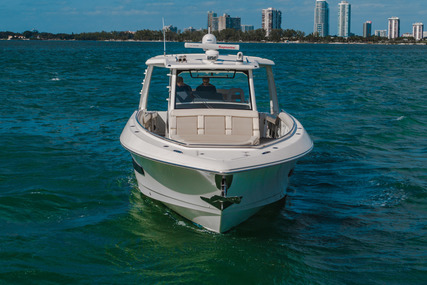 Boston Whaler 300 Outrage