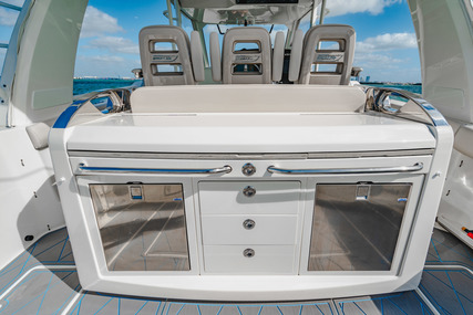 Boston Whaler 300 Outrage