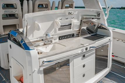 Boston Whaler 300 Outrage