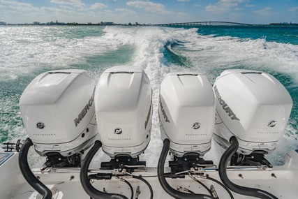 Boston Whaler 300 Outrage