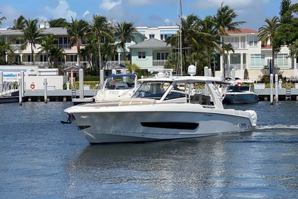 Boston Whaler 300 Outrage