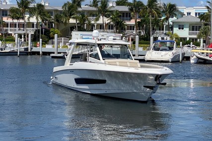 Boston Whaler 300 Outrage