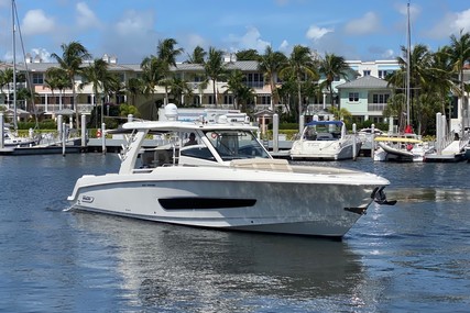 Boston Whaler 300 Outrage