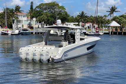 Boston Whaler 300 Outrage