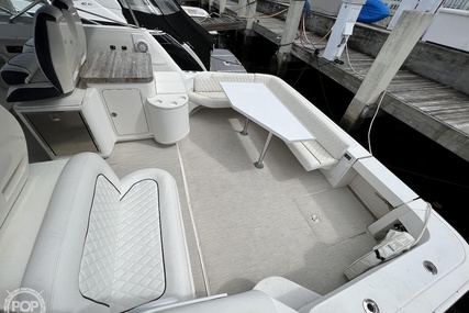 Sea Ray 330 Express Cruiser