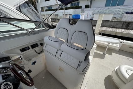 Sea Ray 330 Express Cruiser