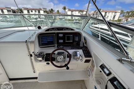 Sea Ray 330 Express Cruiser