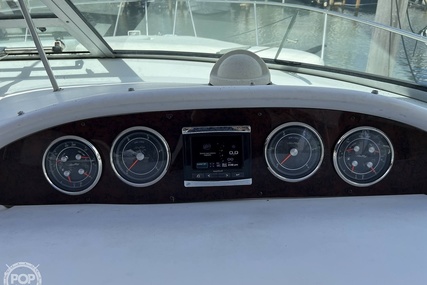 Sea Ray 330 Express Cruiser