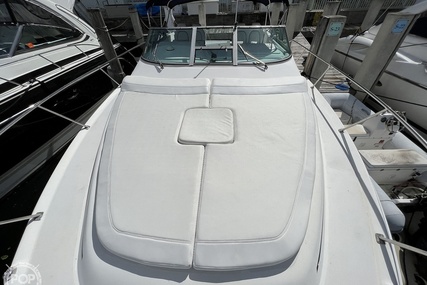 Sea Ray 330 Express Cruiser