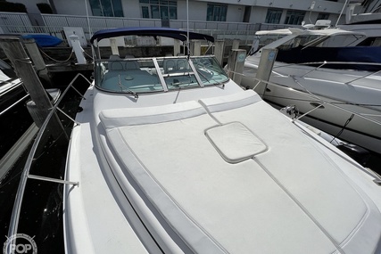 Sea Ray 330 Express Cruiser