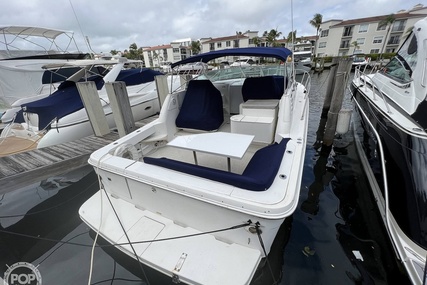 Sea Ray 330 Express Cruiser