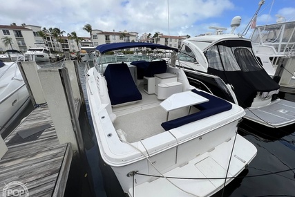 Sea Ray 330 Express Cruiser