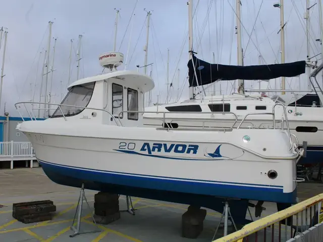 Arvor 20