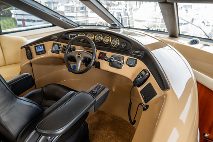 Carver Voyager PilotHouse