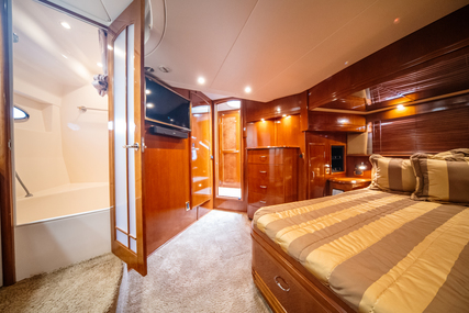 Carver Voyager PilotHouse