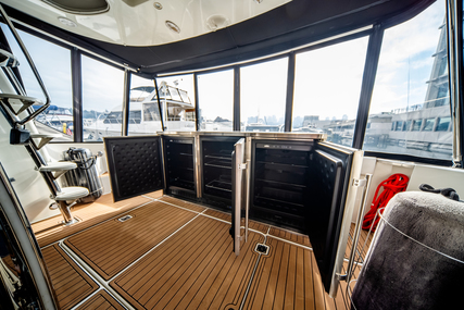 Carver Voyager PilotHouse