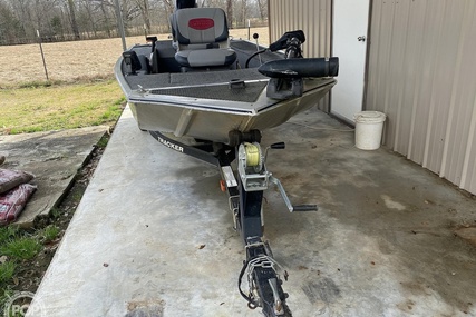 Bass Tracker Pro Boats Panfish 16