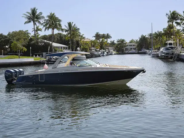 Launch 35 GT - Chris-Craft