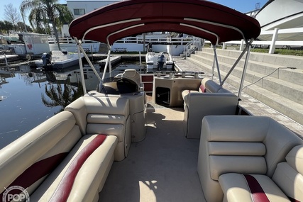 Godfrey Pontoon Sweetwater Premium Series 220 WB