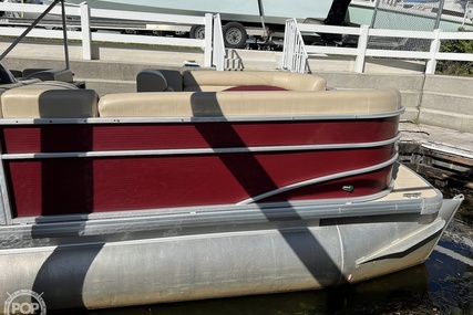 Godfrey Pontoon Sweetwater Premium Series 220 WB