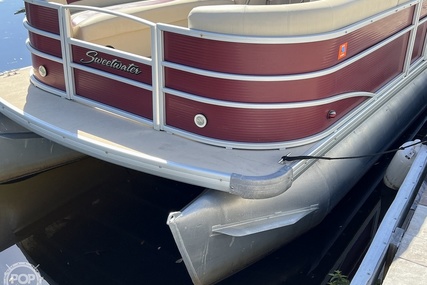 Godfrey Pontoon Sweetwater Premium Series 220 WB