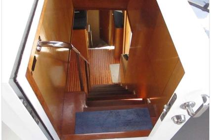 Hatteras 75 Sport Deck