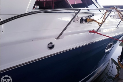 Chris Craft 300 Express Cruiser