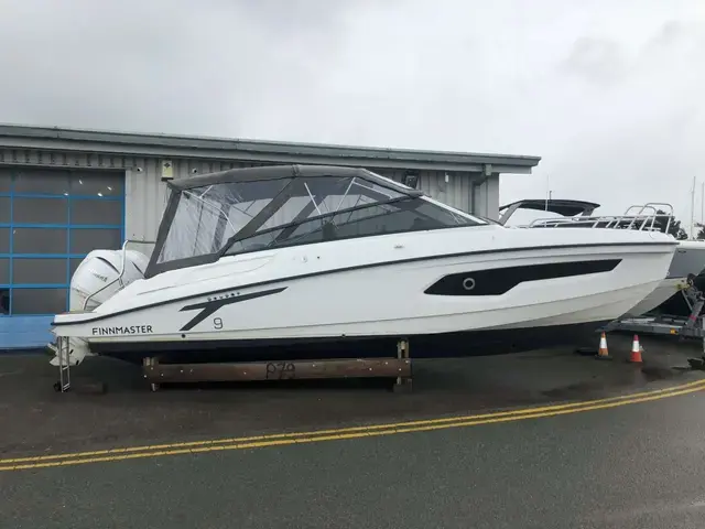 Finnmaster T9 Day Cruiser