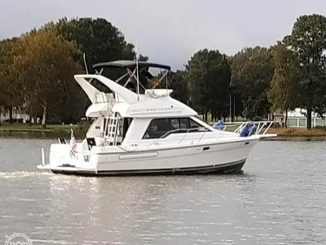 Bayliner 3388 Command Flybridge