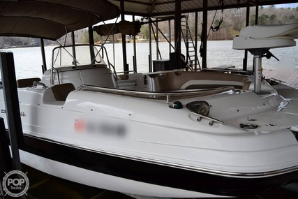 Hurricane SunDeck Sport 231 CC