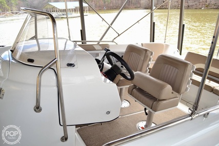 Hurricane SunDeck Sport 231 CC