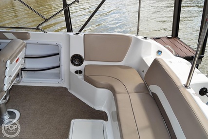 Hurricane SunDeck Sport 231 CC