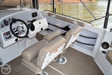 Hurricane SunDeck Sport 231 CC