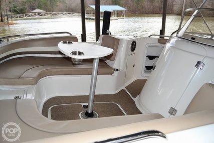 Hurricane SunDeck Sport 231 CC