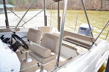 Hurricane SunDeck Sport 231 CC