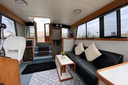 Carver 32 Aft Cabin