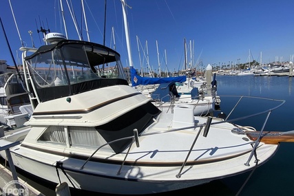 Bertram Flybridge Cruiser 28