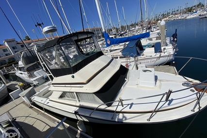 Bertram Flybridge Cruiser 28