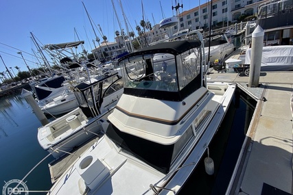 Bertram Flybridge Cruiser 28