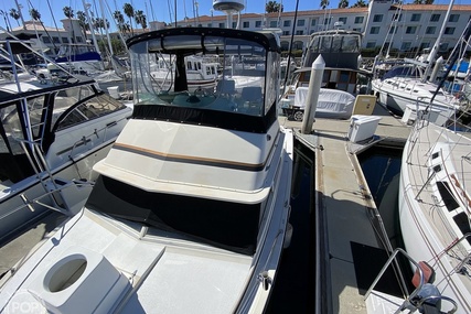 Bertram Flybridge Cruiser 28